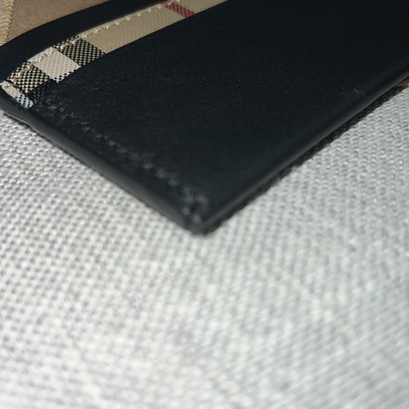 Burberry Horseferry Checkizzy Card Case-Authentic-EUC - Picture 4 of 8
